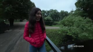 Познакомился с русской девкой в парке и выебал ее на природе